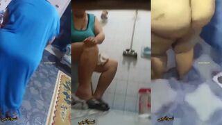 ديوث بيصور امه من تحت باب الحمام وبيصورها هى وماشية فى الشقة عريانة ملط