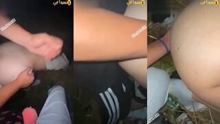 شابين زانقين لبوة في الجنينة بليل مقلعينها يبدلوا نيك في كسها ويتمتعوا بلحمها
